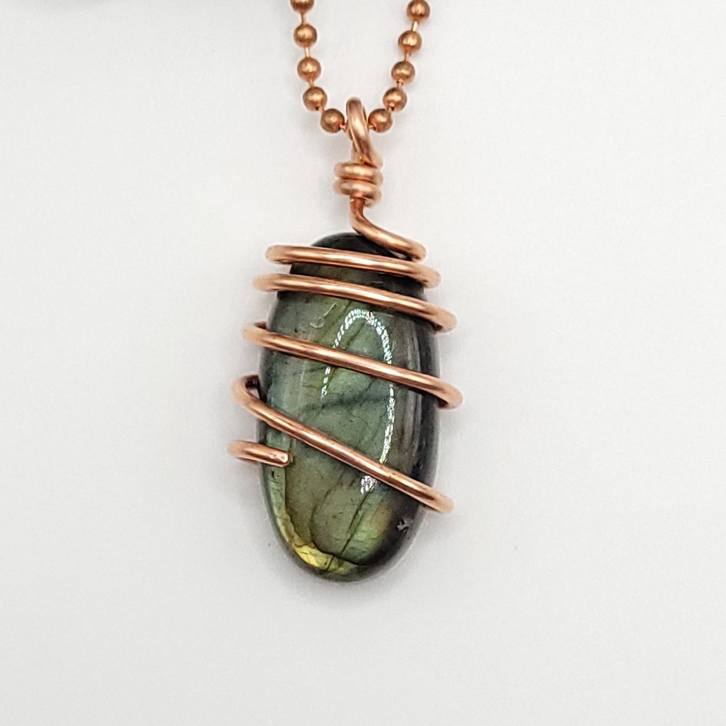 labradorite necklace in copper close up