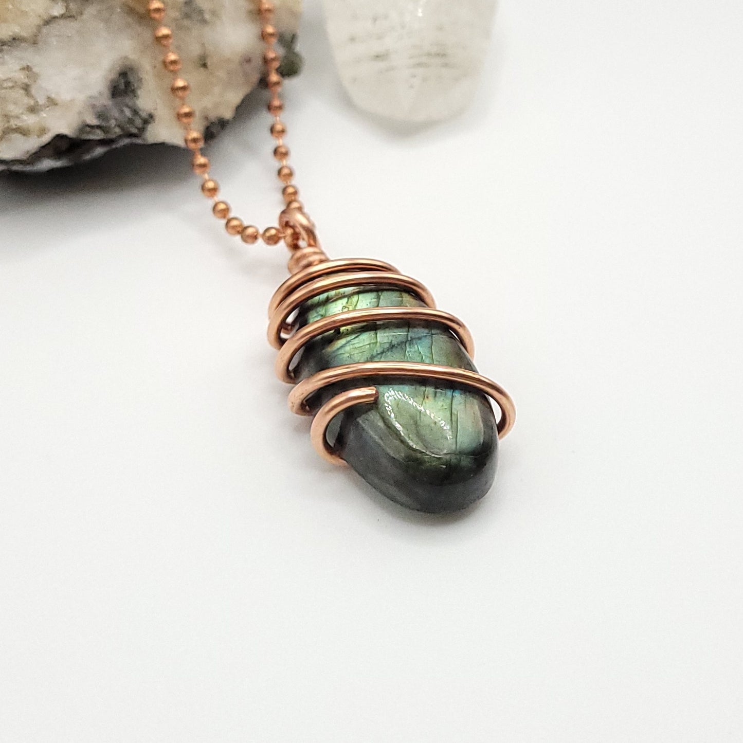 labradorite necklace in copper side view