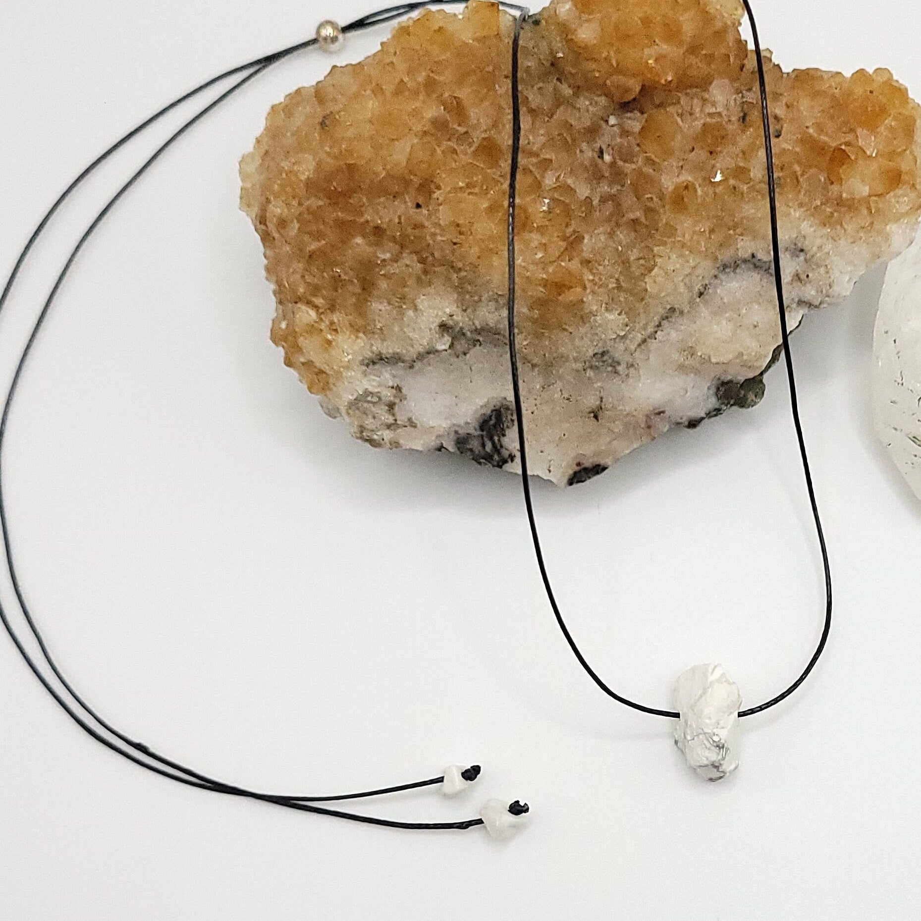 raw howlite choker