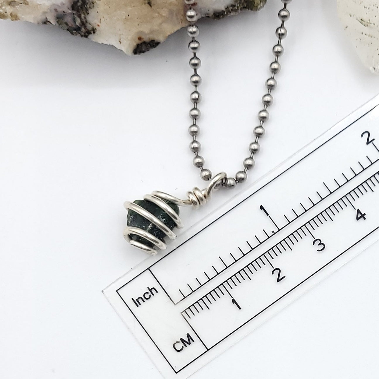 Emerald Crystal Necklace in Silver Wire measurement