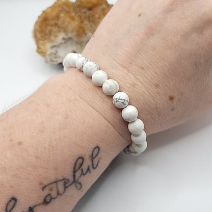 howlite bracelet, 7" beaded stretch bracelet on wrist