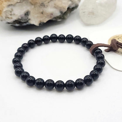 onyx bracelet, 7" beaded stretch bracelet on white background