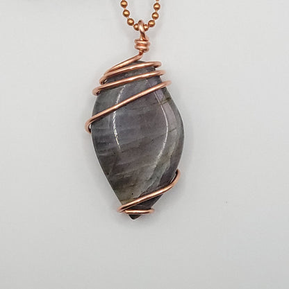 labradorite necklace in copper wire on a copper ball chain close up